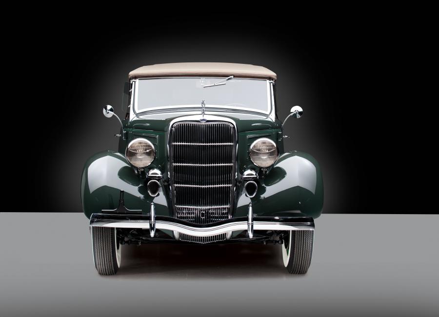  Ford DeLuxe Roadster 1935 года  (фото 2 из 41)